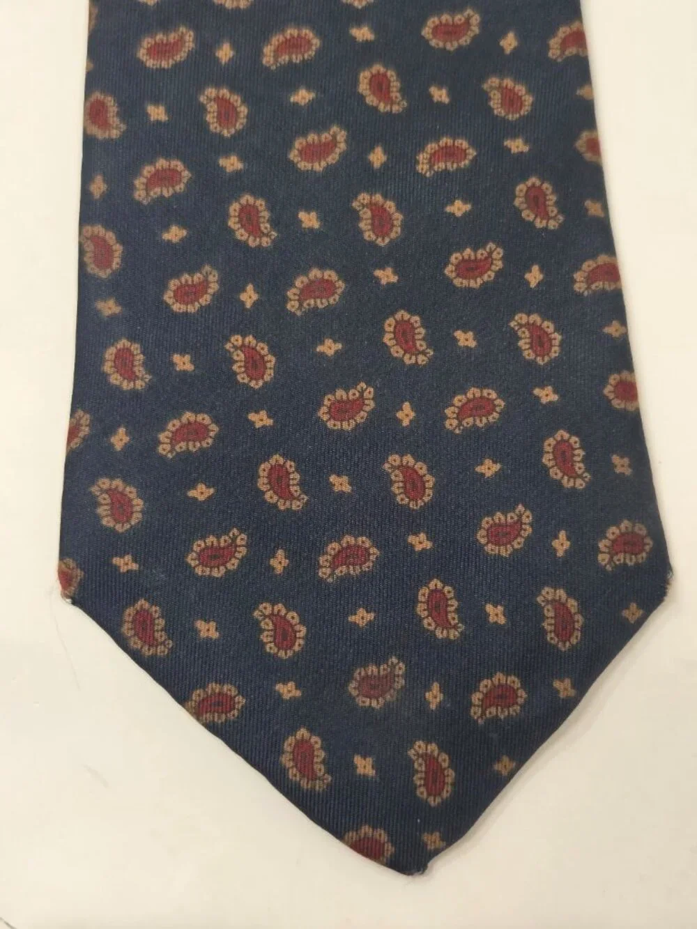Mallory And Church Mens Pure Silk Tie 57 Inch Navy Red Paisley Made In USA